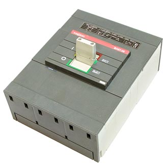
						Автоматический выключатель ВА67-39 400А